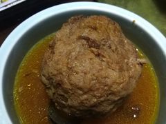 窄巷子狮子头-窄巷子陕菜馆·地道陕西菜(粉巷店)