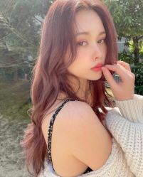 -变画·发型STUDIO