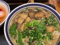 -云阿蛮云南生烫牛肉米线(奉贤路店)