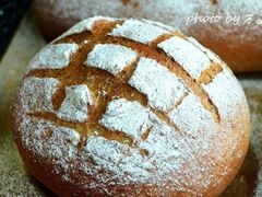 菠萝包-卡萨米亚动物奶油生日蛋糕(新都汇店)