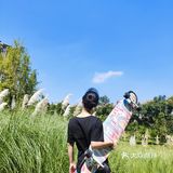 【成都玩乐】芦苇地疯狂自拍的滑板少女