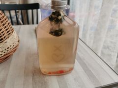 -遇见羊驼·奶狗咖·布偶猫咖·法斗柯基柴犬阿拉斯加(春熙路太古里IFS店)