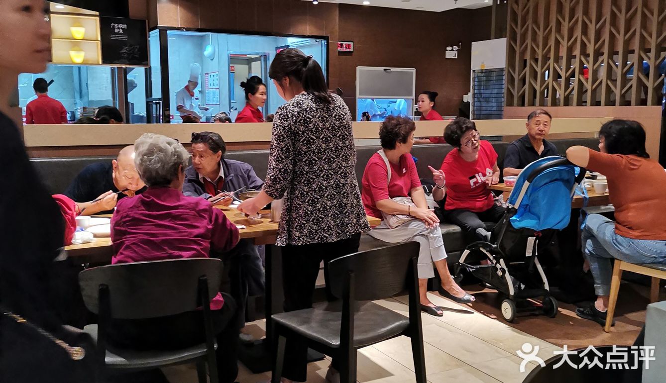 排队半天才轮到我，下次要早早来了，刚下班就过来大菠萝