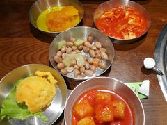小菜碳生菜无限量-·缸桶屋·韩式牛肋条自助烤肉(西湖D11店)