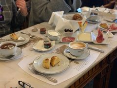 -Majestic Café