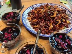 -临界音乐酒馆·小龙虾·江湖菜(华熙LIVE·鱼洞店)