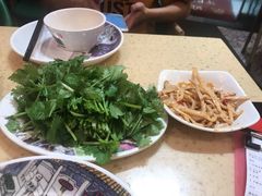 -芳村榕树头叹佬鸡煲(体育西店)