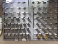 -AI艾耳·专业手工耳洞·穿孔美学馆