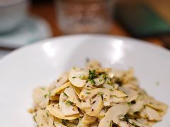 牛肝菌炒甜笋-一坐一忘云南菜(嘉里中心店)