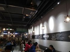 大堂-HELLO 27 意面·沙拉·帕尼尼