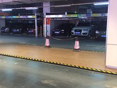 -悠方地下停车场