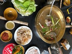 -周老三跷脚牛肉·全牛火锅(非遗传承店)