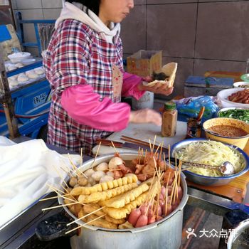 满是回忆的，慈东的一家老底子肉夹馍