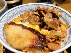 鹅肝肥牛盖浇饭和鳕鱼套餐-阿吾罗日本料理(K11艺术中心店)