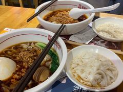 -呷佬·长沙手工米粉(金沙江路店)