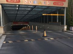 -万象城-停车场