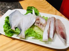 耗儿鱼拼鲳鱼-映山红鲜货火锅(鱼嘴店)