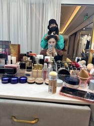 -现代经典婚纱摄影