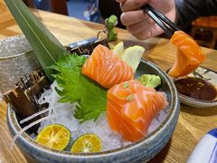 三文鱼刺身-魟阳日式料理(香积寺路店)