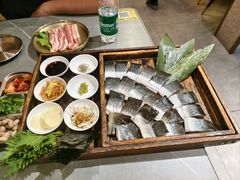 -围炉肉舍•炭烤活鳗•丹东海鲜烤肉(步行街店)