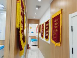 -靓芙泉专研痘痘肌