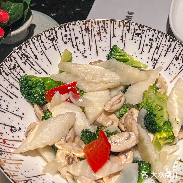 宁波的，带家人聚餐还是选金牌外婆家！