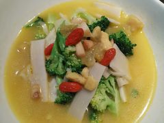 西兰花浸春笋-新太二·鲜料川菜(智慧城广百店)