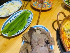 -洱火云南酸菜牛肉火锅(石景山当代商城店)