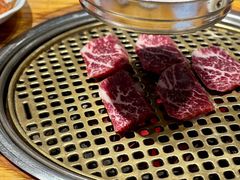 特级雪花牛肉-唯成•韩国炭火烤肉 유성고기