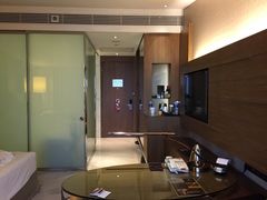 -上海滴水湖皇冠假日酒店