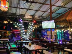 -Green Tree Rest. & Pub