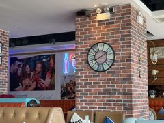 -豪客嘉族·麦尼顿西餐厅(乐福天下店)