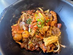 -愉肴麻辣香锅(中北镇店)