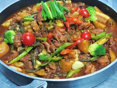 -俭寨大盘鸡·手抓肉·烧烤新疆菜(乌苏路店)