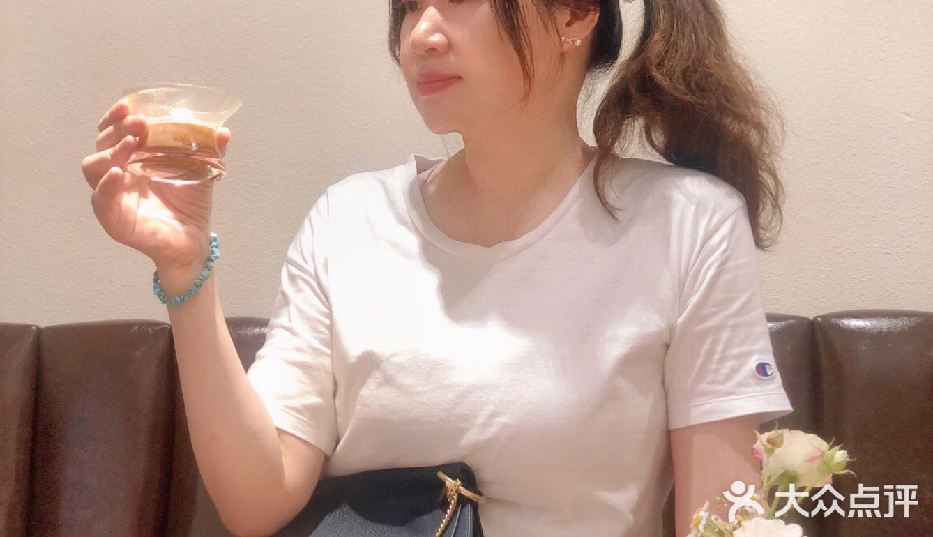愚园路上新晋的藏在牛排馆旁边的咖啡馆