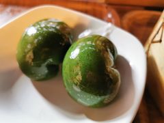 蛋黄肉松青团-明月楼