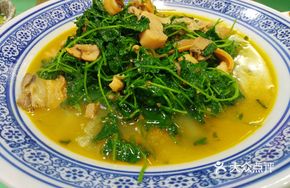 Bamboo Shoot and Clam Stir-Fry