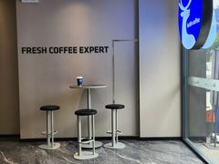 -瑞幸咖啡(田贝地铁站D出入口店)