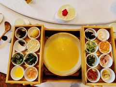 -云南荟·湖畔领宴(领事馆店)