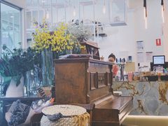 -FLOVIE FLORIST CAFE