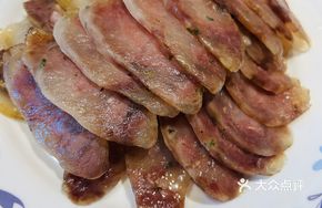 Steamed Sausage with Salted Meat