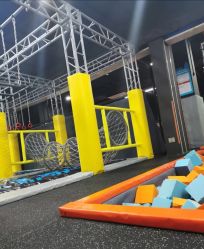 -蹦贝运动中心·蹦床·攀岩·闯关(龙岗店)