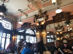 -Majestic Café