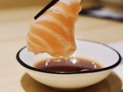 三文鱼刺身-小句号·精致料理(江南环球港店)