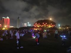 -万绿园