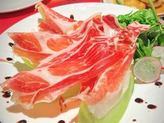 西班牙伊比利亚火腿配蜜瓜芝麻菜-ZAFFERANO西班牙海鲜饭(上海首店)