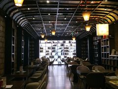 -钟书阁(松江泰晤士小镇店)