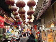 -许西美食一条街
