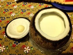 -志龙皇冠吃货椰子铺