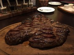 -恰餐厅及酒吧 CHAR Bar & Grill (北京丽都皇冠假日店)